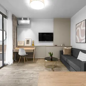Big Apple #2, Nilie Hospitality Mgmt Salonic